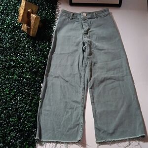 Stylish Wide-Leg Green Jean Zara Size 11 12